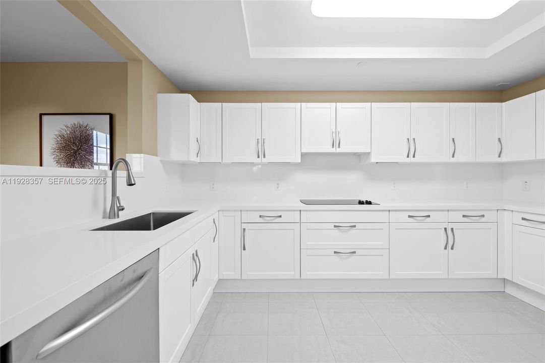 En Venta: $1,299,000 (3 camas, 3 baños, 2600 Pies cuadrados)