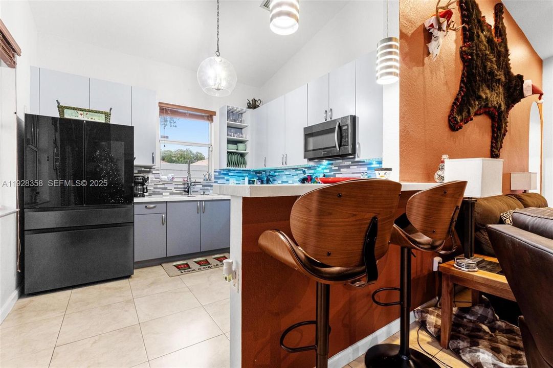 На продажу: $473,997 (3 спален, 2 ванн, 1403 Квадратных фут)