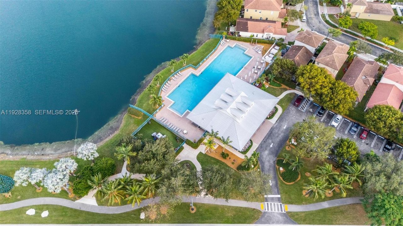 На продажу: $473,997 (3 спален, 2 ванн, 1403 Квадратных фут)