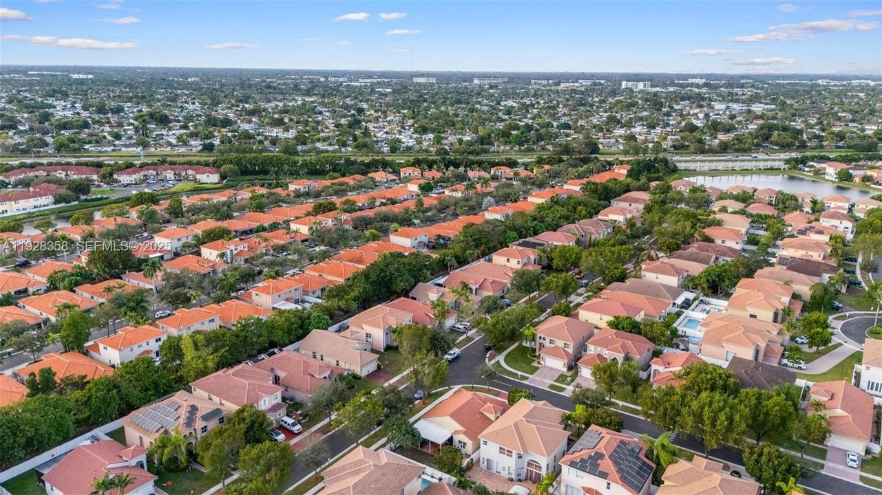 На продажу: $473,997 (3 спален, 2 ванн, 1403 Квадратных фут)