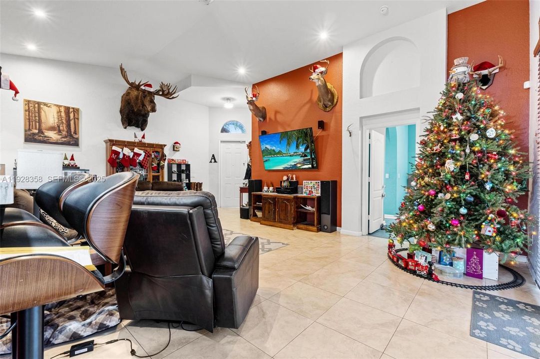 На продажу: $473,997 (3 спален, 2 ванн, 1403 Квадратных фут)