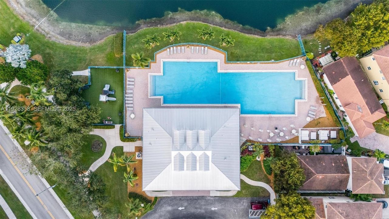 На продажу: $473,997 (3 спален, 2 ванн, 1403 Квадратных фут)