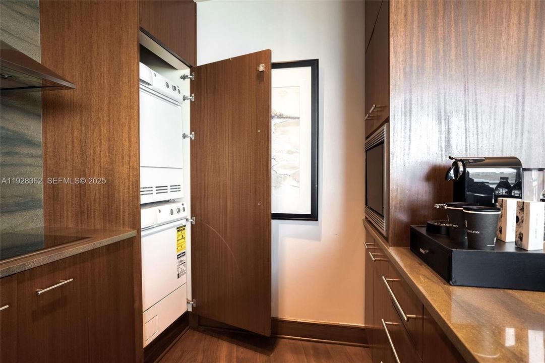 En Venta: $1,995,000 (1 camas, 1 baños, 1147 Pies cuadrados)