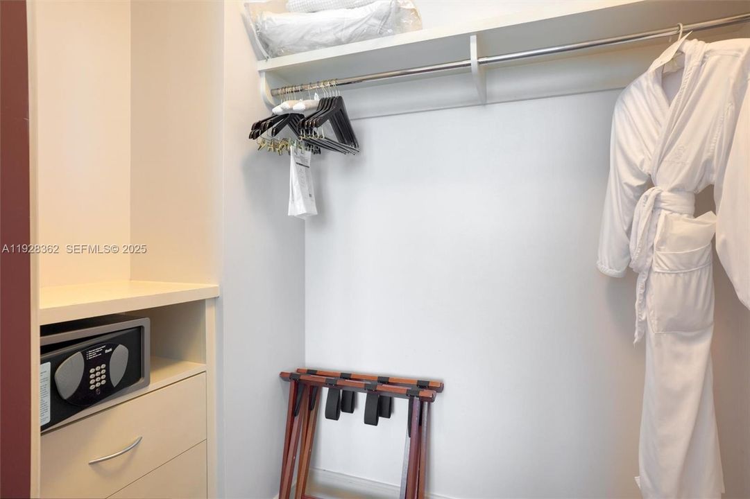 En Venta: $1,995,000 (1 camas, 1 baños, 1147 Pies cuadrados)