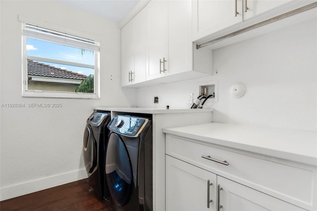 En Renta: $6,000 (5 camas, 3 baños, 2637 Pies cuadrados)