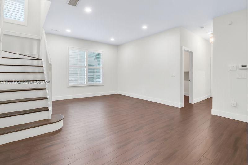 En Renta: $6,000 (5 camas, 3 baños, 2637 Pies cuadrados)