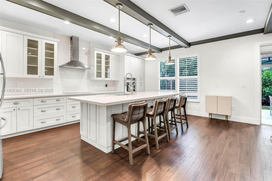 En Renta: $6,000 (5 camas, 3 baños, 2637 Pies cuadrados)