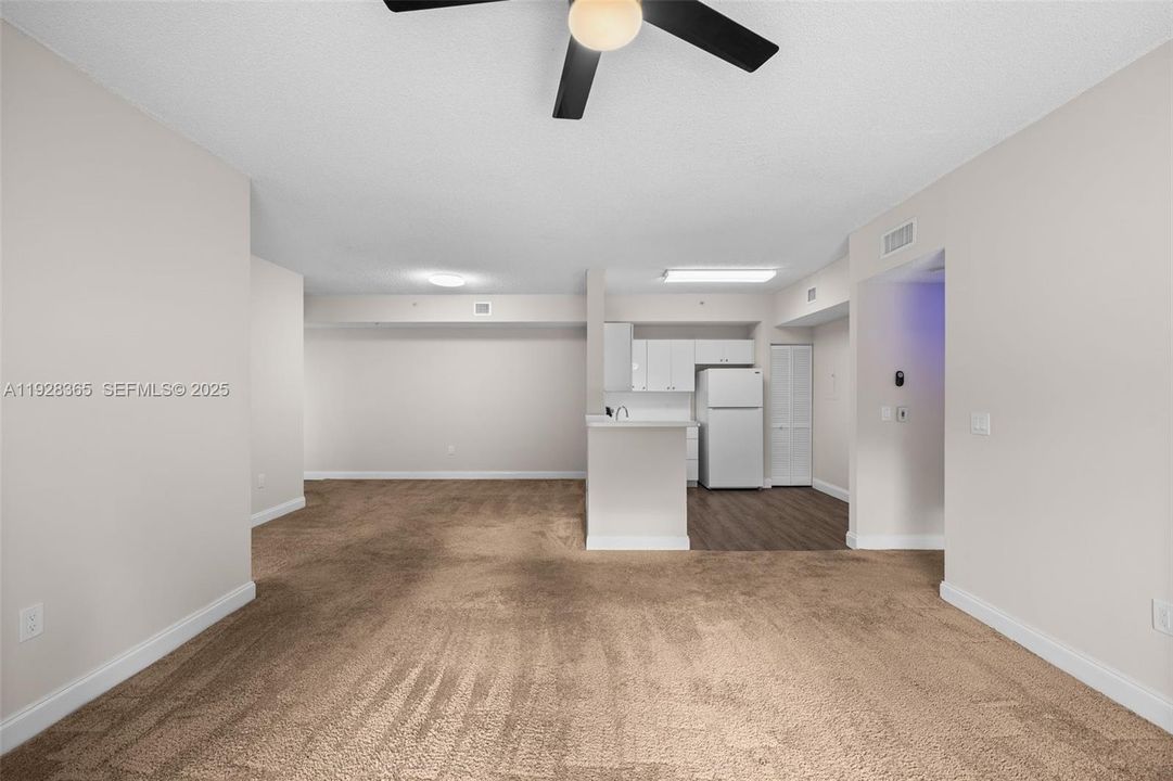 For Rent: $2,000 (2 beds, 2 baths, 1183 Square Feet)