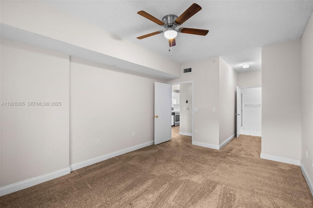 For Rent: $2,000 (2 beds, 2 baths, 1183 Square Feet)