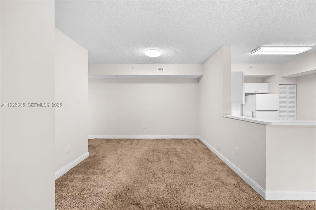 For Rent: $2,000 (2 beds, 2 baths, 1183 Square Feet)