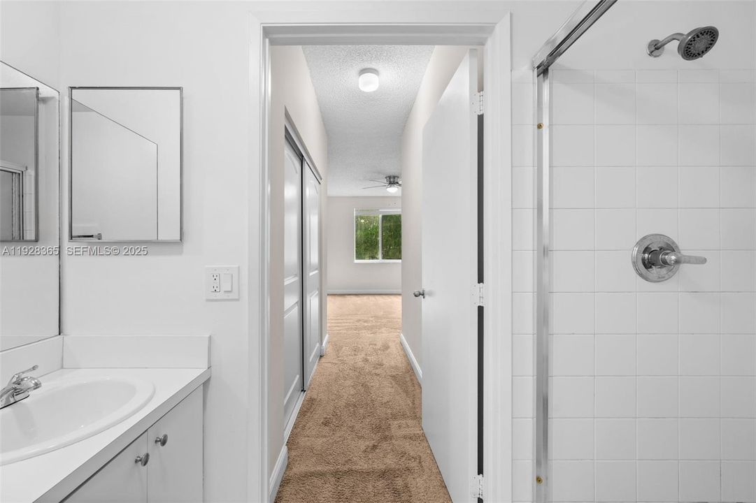 For Rent: $2,000 (2 beds, 2 baths, 1183 Square Feet)