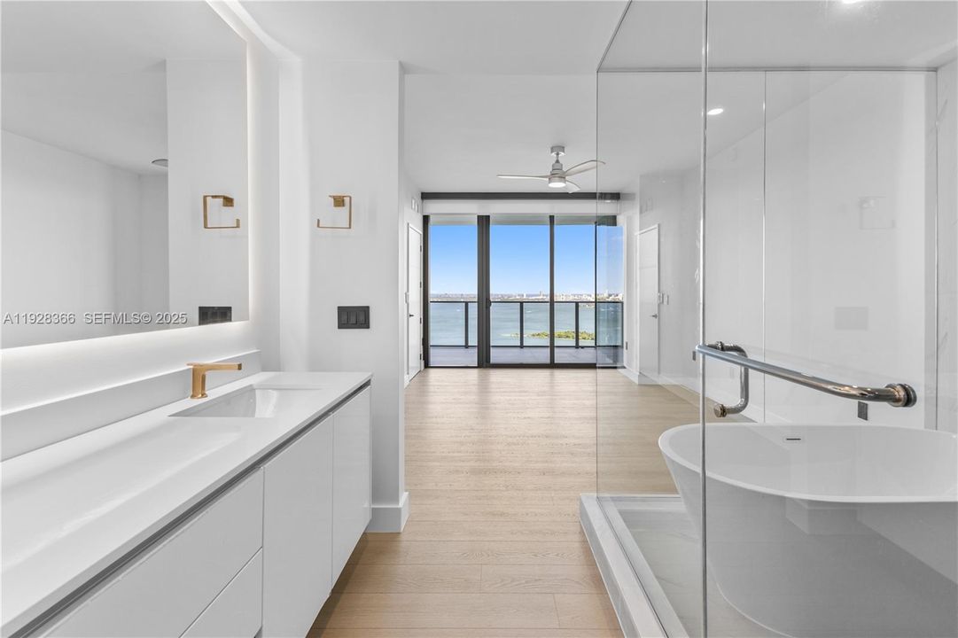 待售: $2,060,000 (3 贝兹, 3 浴室, 1770 平方英尺)