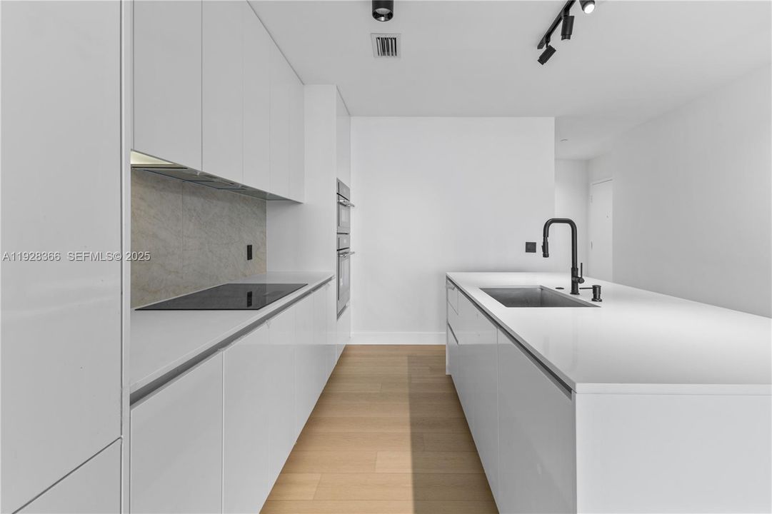 待售: $2,060,000 (3 贝兹, 3 浴室, 1770 平方英尺)