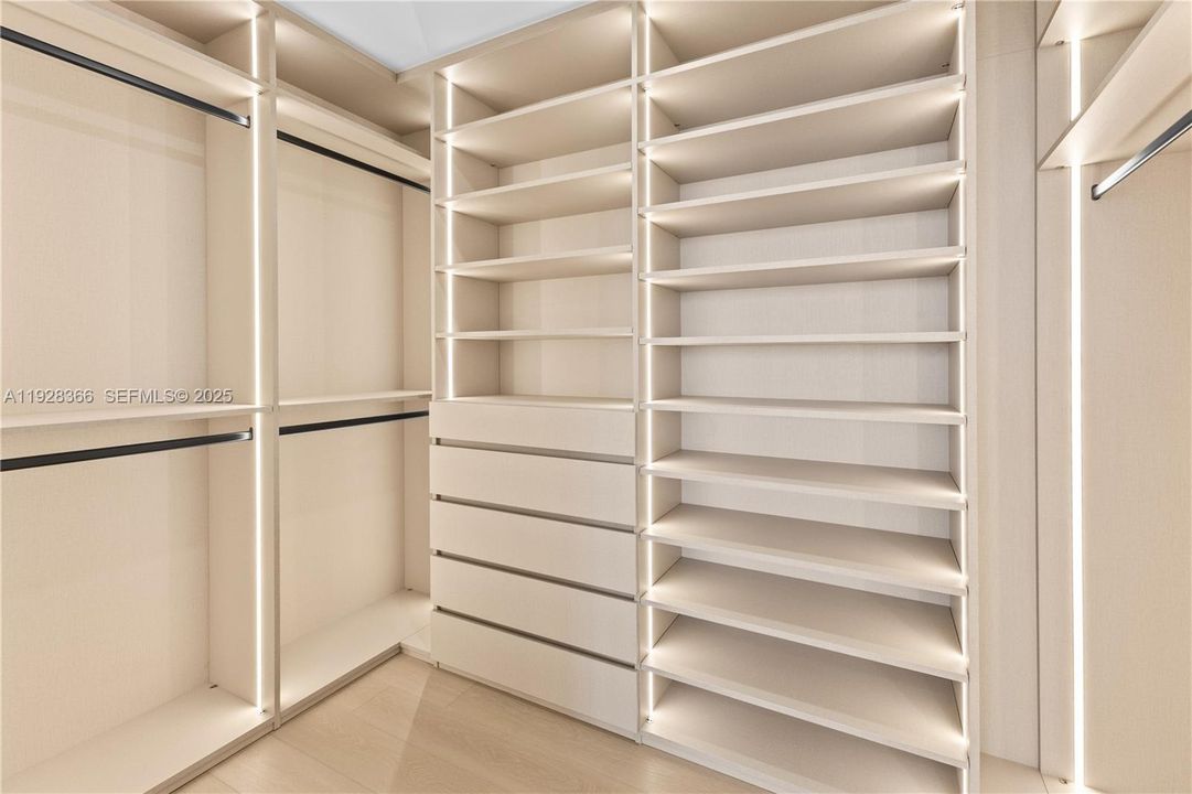 待售: $2,060,000 (3 贝兹, 3 浴室, 1770 平方英尺)