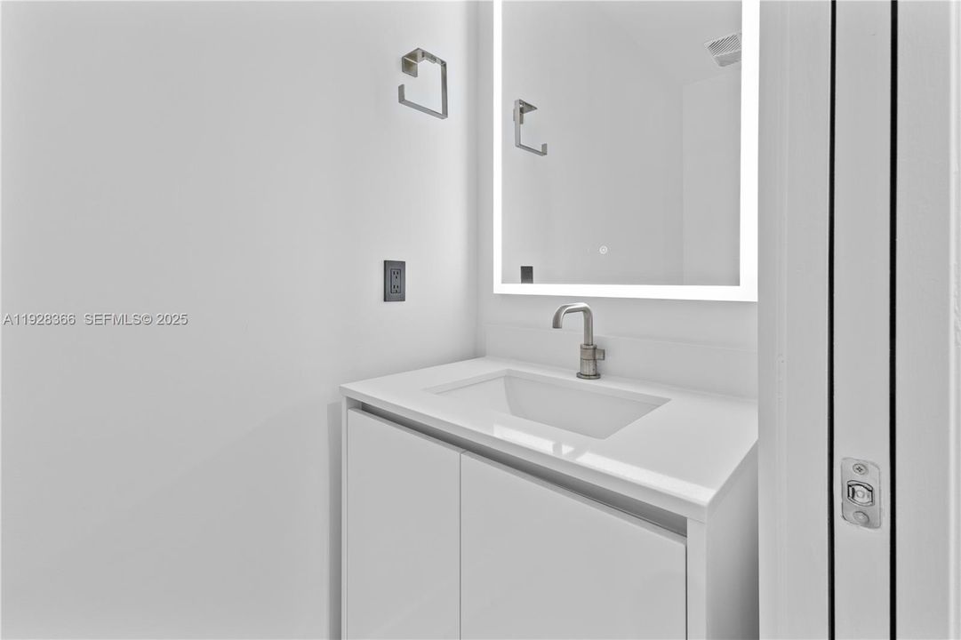 待售: $2,060,000 (3 贝兹, 3 浴室, 1770 平方英尺)