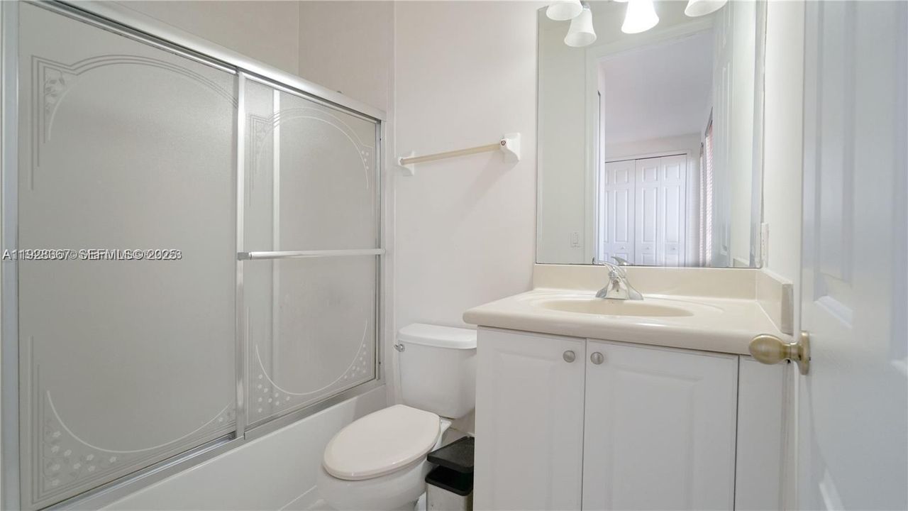 For Rent: $5,500 (5 beds, 4 baths, 3945 Square Feet)