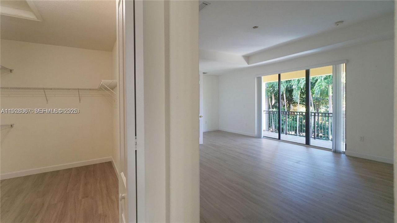 For Rent: $5,500 (5 beds, 4 baths, 3945 Square Feet)