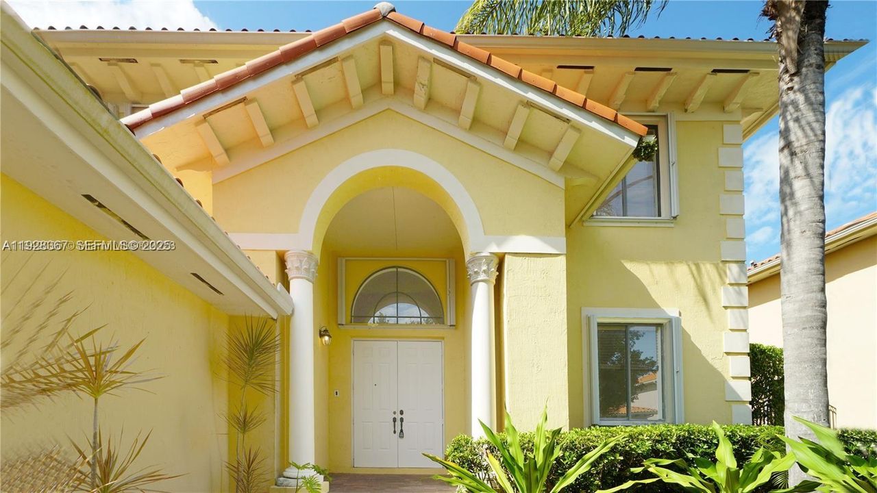 For Rent: $5,500 (5 beds, 4 baths, 3945 Square Feet)