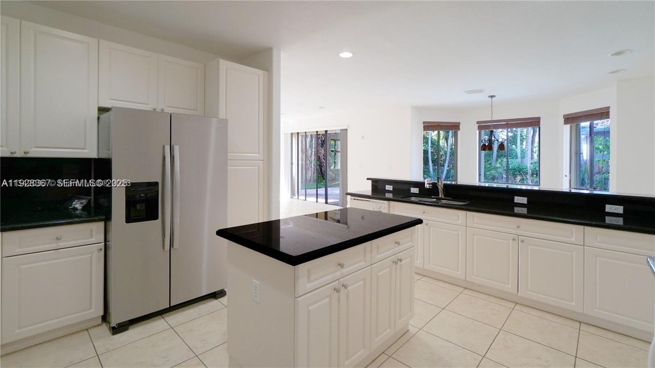 For Rent: $5,500 (5 beds, 4 baths, 3945 Square Feet)