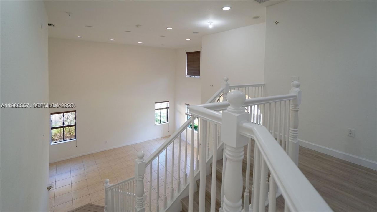 For Rent: $5,500 (5 beds, 4 baths, 3945 Square Feet)