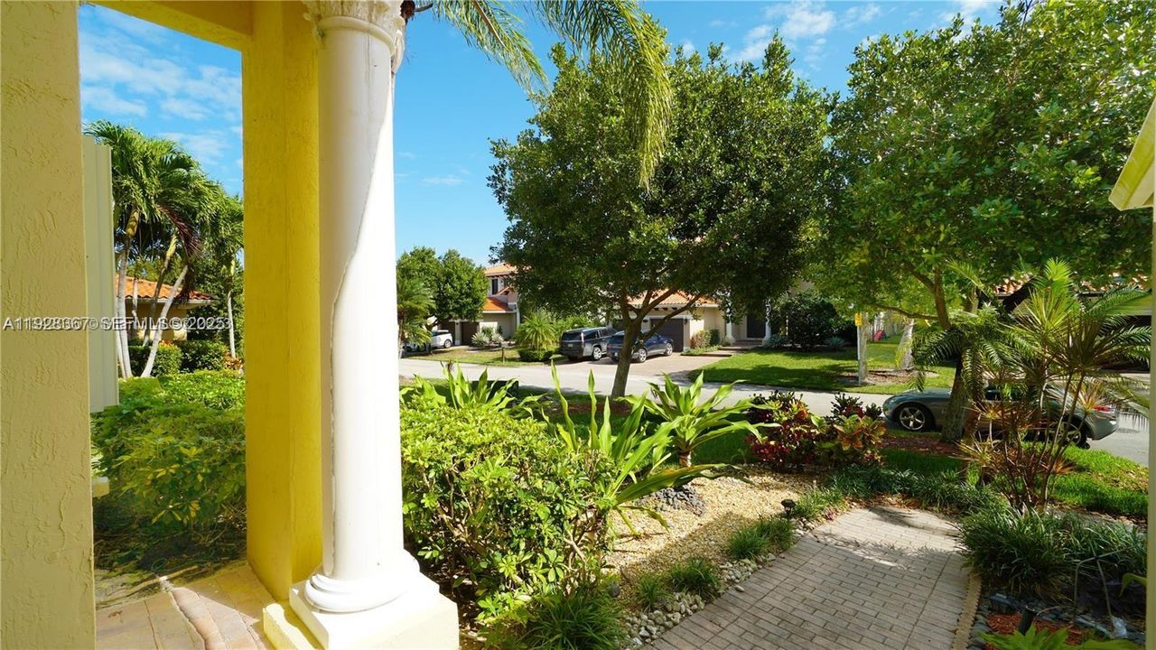 For Rent: $5,500 (5 beds, 4 baths, 3945 Square Feet)