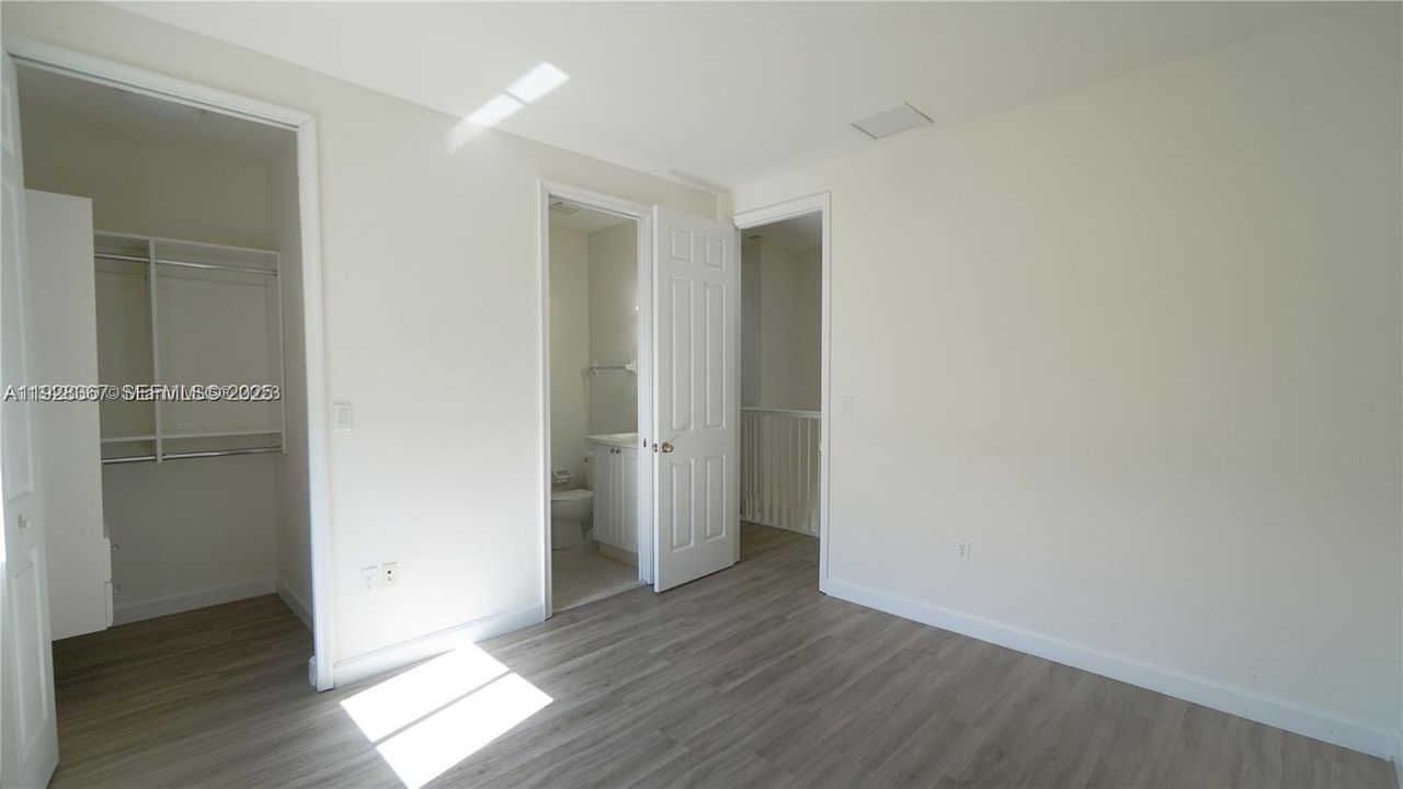 For Rent: $5,500 (5 beds, 4 baths, 3945 Square Feet)