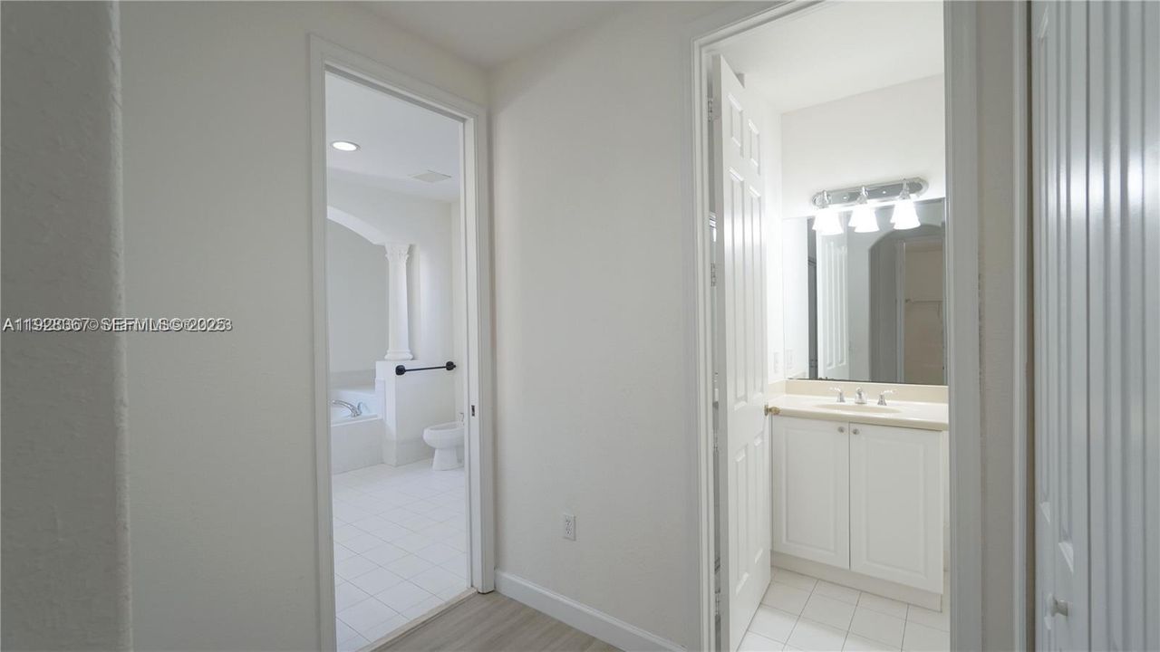 For Rent: $5,500 (5 beds, 4 baths, 3945 Square Feet)