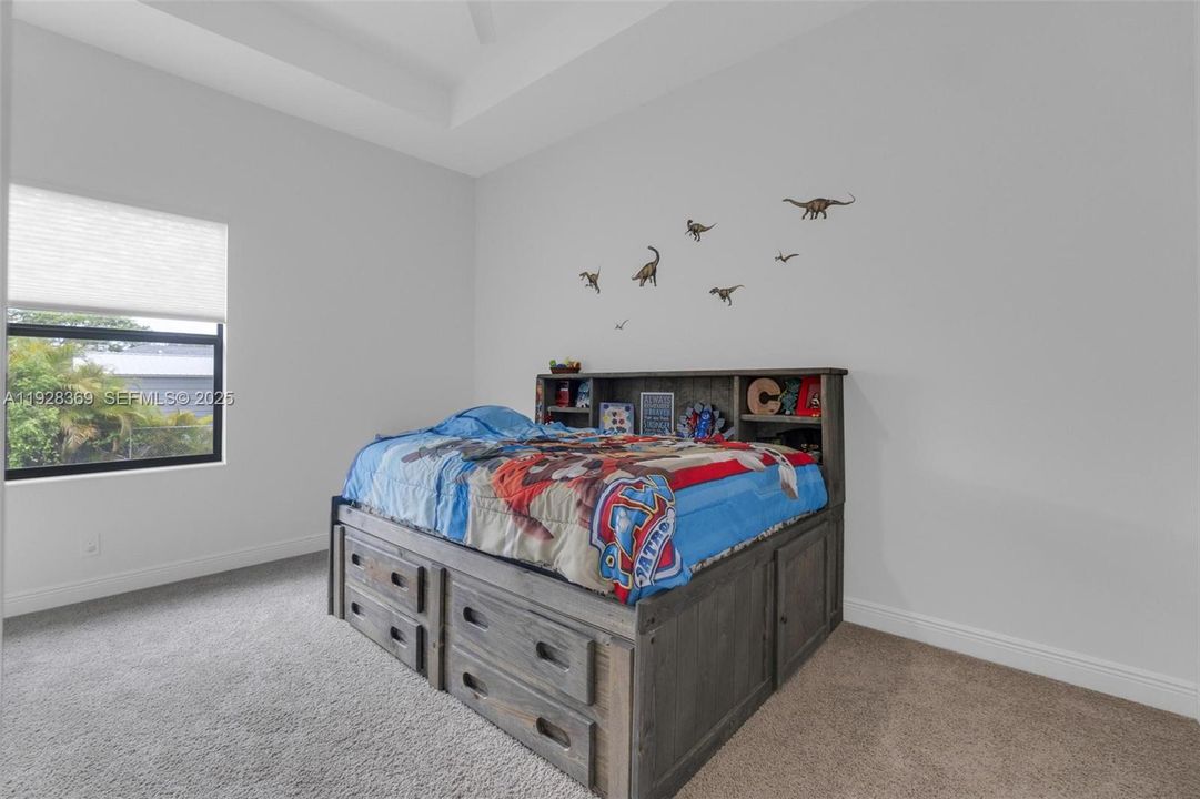 待售: $970,000 (5 贝兹, 3 浴室, 2620 平方英尺)