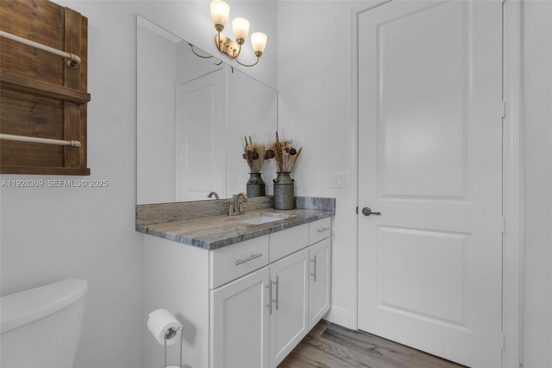 待售: $970,000 (5 贝兹, 3 浴室, 2620 平方英尺)