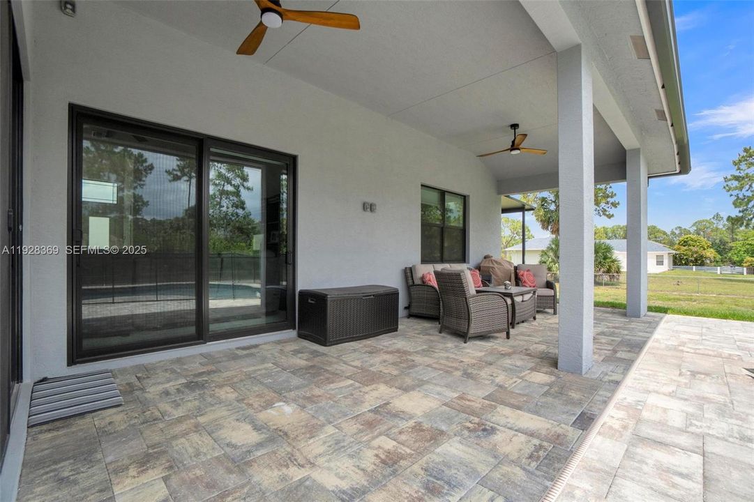 待售: $970,000 (5 贝兹, 3 浴室, 2620 平方英尺)