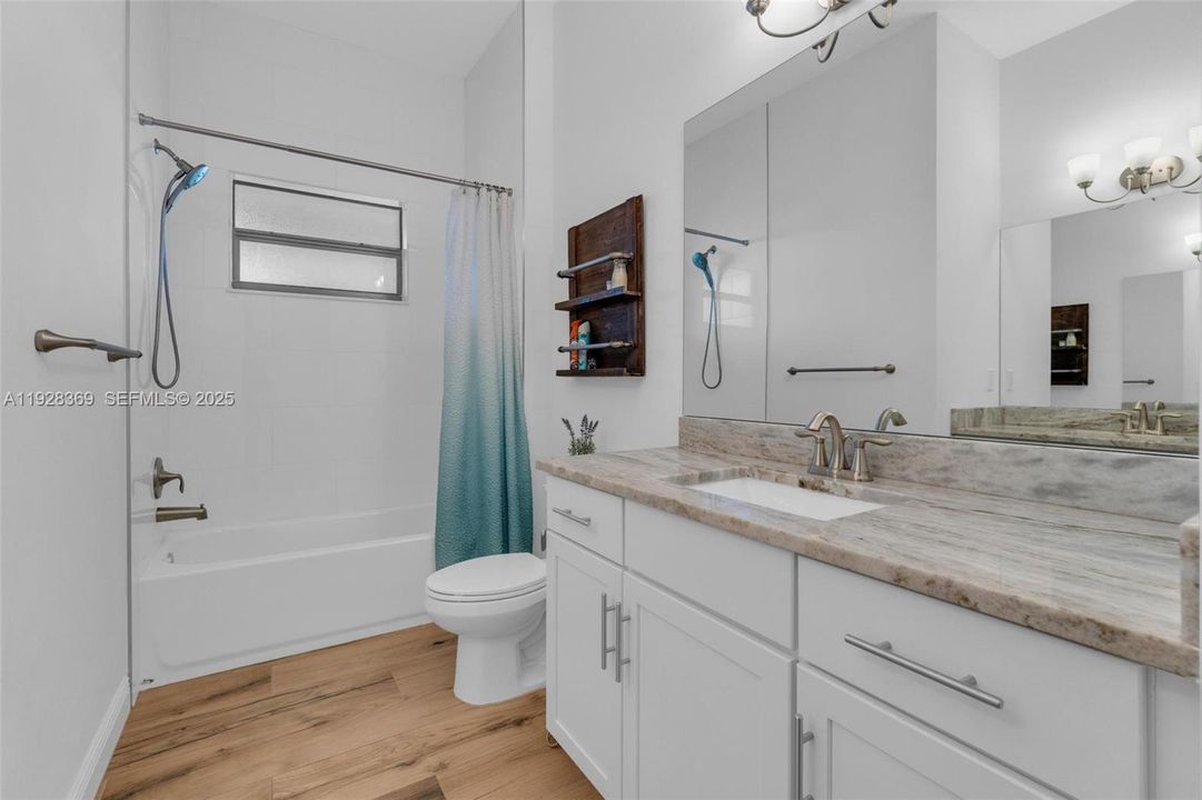 待售: $970,000 (5 贝兹, 3 浴室, 2620 平方英尺)