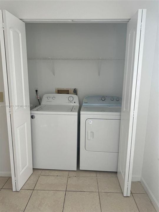 待售: $262,000 (2 贝兹, 2 浴室, 1065 平方英尺)