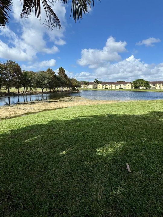 待售: $262,000 (2 贝兹, 2 浴室, 1065 平方英尺)