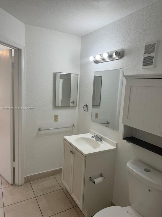 待售: $262,000 (2 贝兹, 2 浴室, 1065 平方英尺)