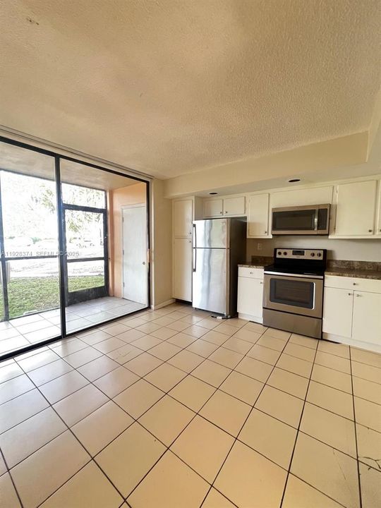 For Sale: $220,000 (3 beds, 2 baths, 1040 Square Feet)