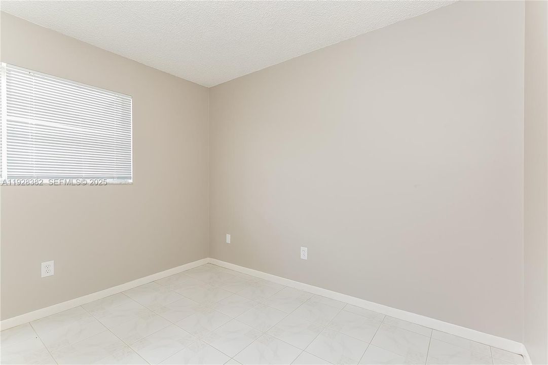 В аренду: $2,410 (2 спален, 2 ванн, 1205 Квадратных фут)