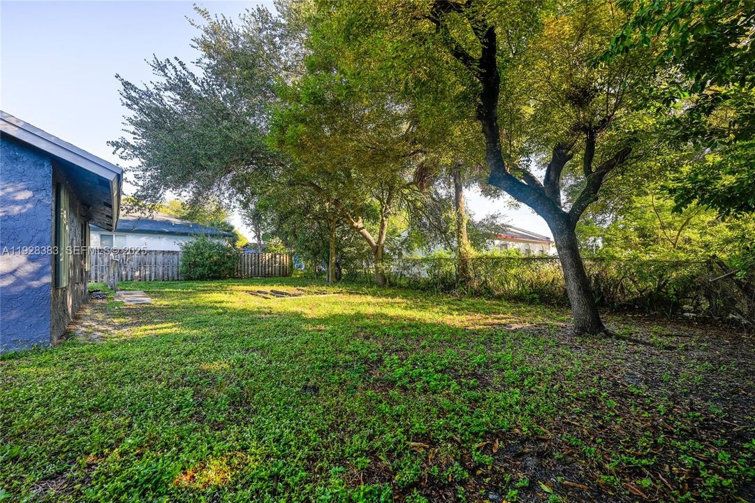 На продажу: $399,990 (3 спален, 2 ванн, 1118 Квадратных фут)