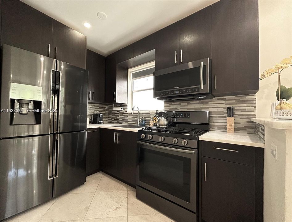 В аренду: $2,100 (1 спален, 1 ванн, 440 Квадратных фут)