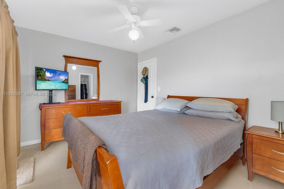 En Venta: $470,000 (3 camas, 1 baños, 1150 Pies cuadrados)