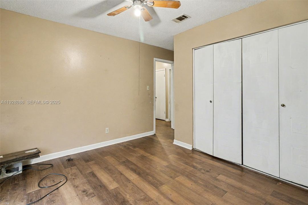 For Sale: $175,000 (3 beds, 2 baths, 1588 Square Feet)