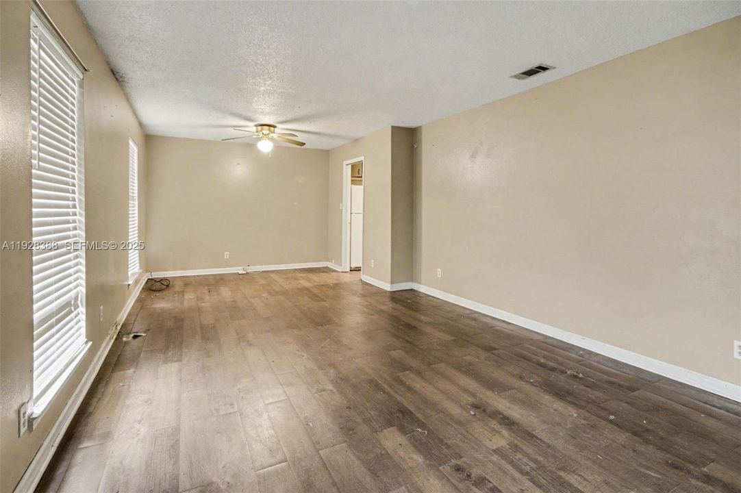 For Sale: $175,000 (3 beds, 2 baths, 1588 Square Feet)