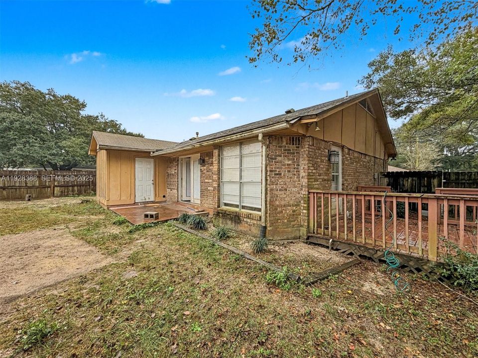 For Sale: $175,000 (3 beds, 2 baths, 1588 Square Feet)