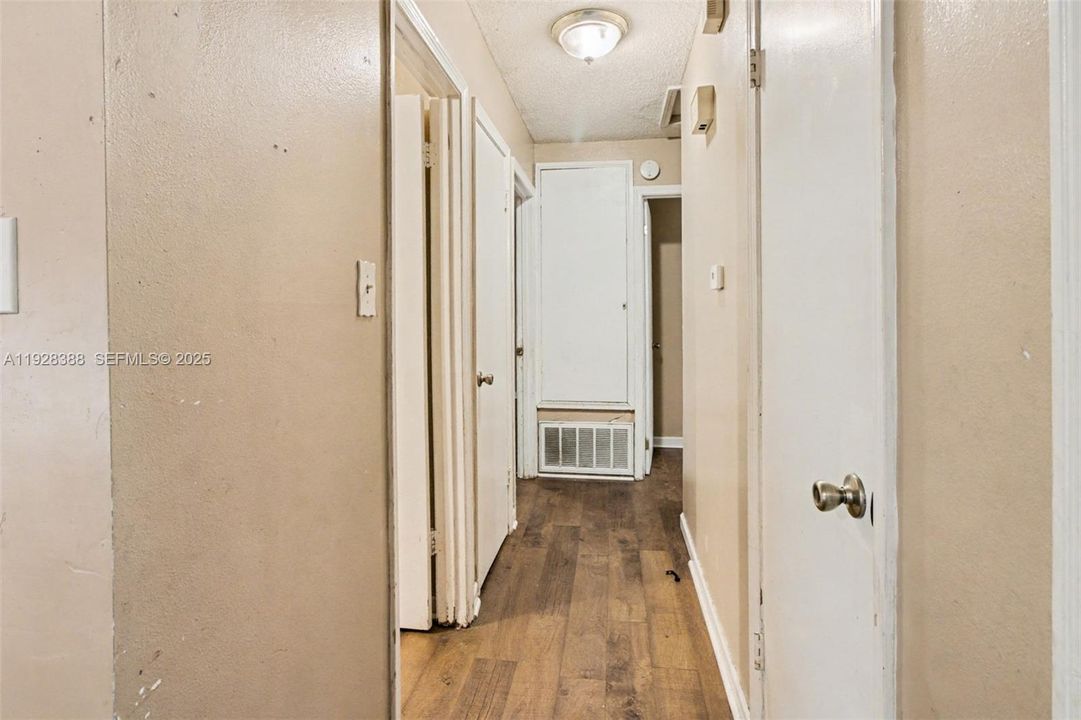 For Sale: $175,000 (3 beds, 2 baths, 1588 Square Feet)