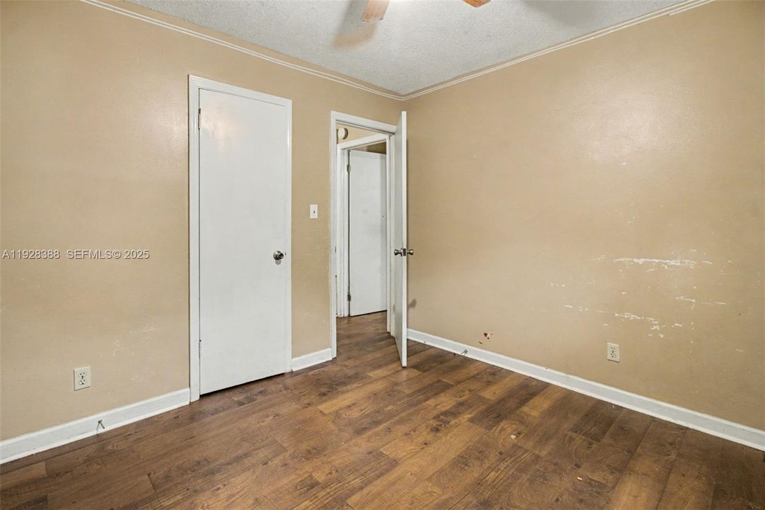 For Sale: $175,000 (3 beds, 2 baths, 1588 Square Feet)