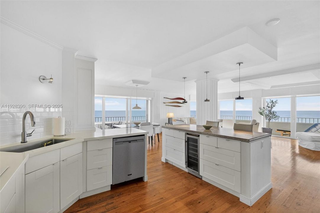 For Sale: $2,850,000 (3 beds, 2 baths, 1930 Square Feet)