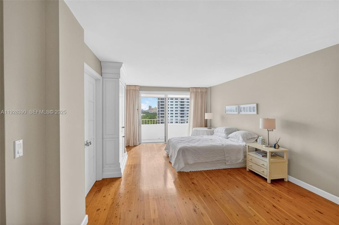 For Sale: $2,850,000 (3 beds, 2 baths, 1930 Square Feet)