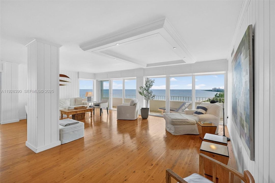 For Sale: $2,850,000 (3 beds, 2 baths, 1930 Square Feet)