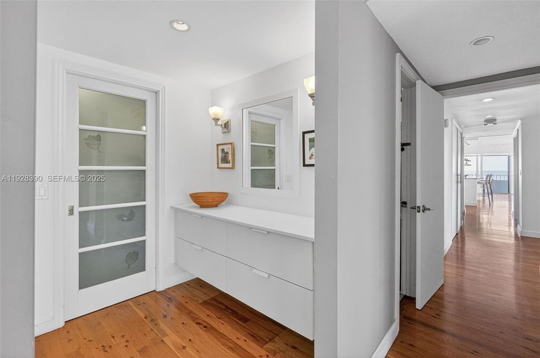 For Sale: $2,850,000 (3 beds, 2 baths, 1930 Square Feet)