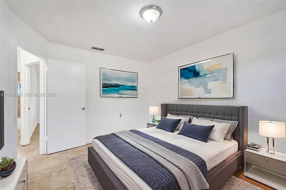 В аренду: $2,200 (2 спален, 1 ванн, 900 Квадратных фут)