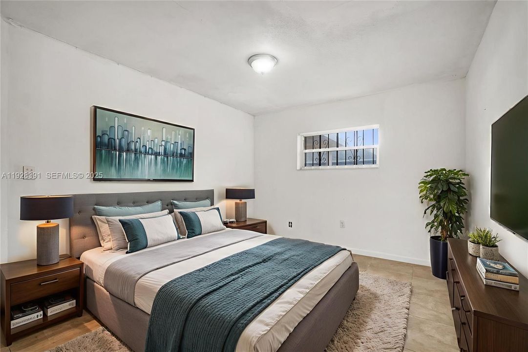 В аренду: $2,200 (2 спален, 1 ванн, 900 Квадратных фут)